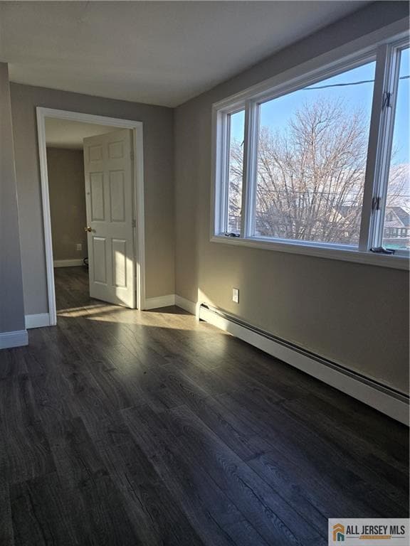 Building Photo - 106 Main St