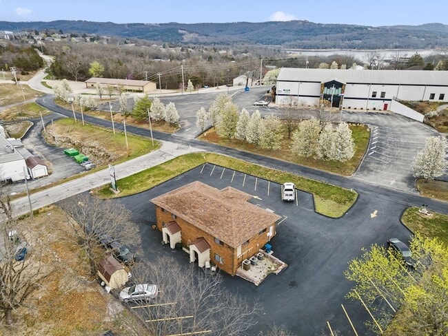 Building Photo - 1 Woodland Ave