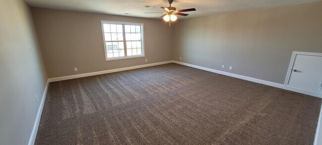 Building Photo - 1098 Whitney Dr