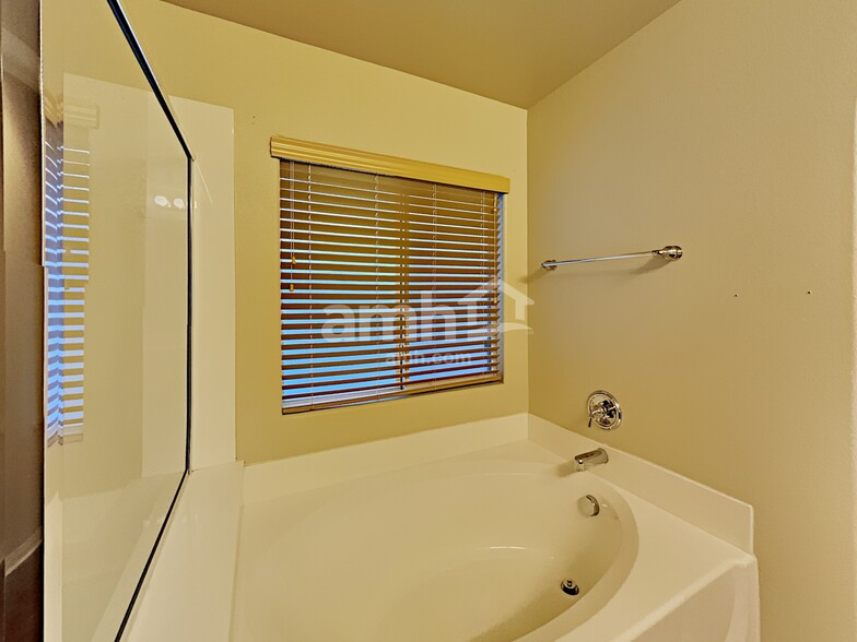 Building Photo - 8920 Bonneville Peak Ct