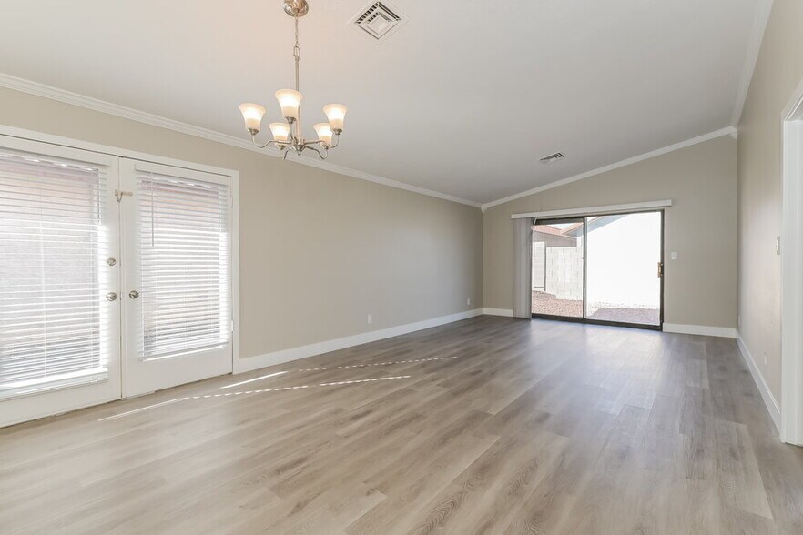 Building Photo - 7700 Blackbird Ave