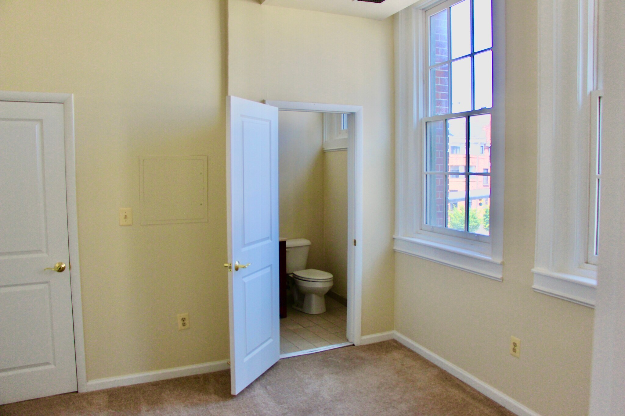 Bathroom in bedroom 1 - 526 St Paul St