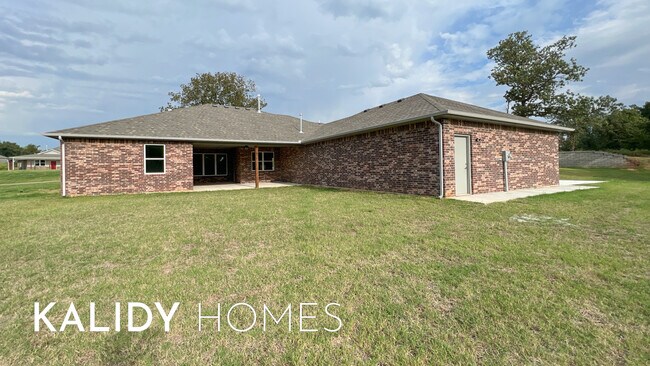 Building Photo - 1856 Salma Rd
