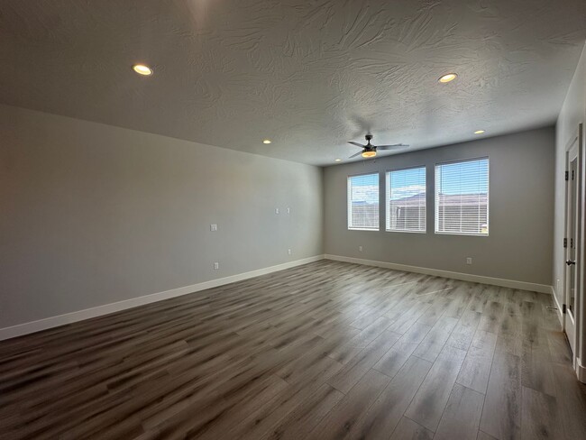 Building Photo - 1131 S 4380 W