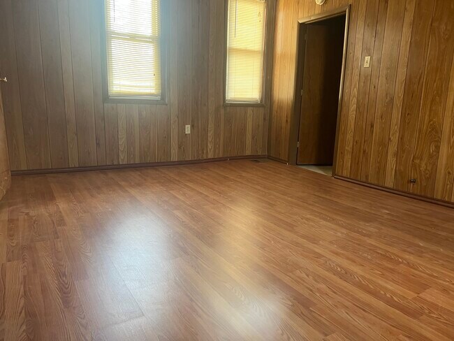 bedroom1 - 2948 S Keeley St