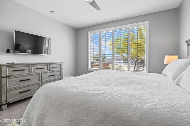 Building Photo - 30668 S Sand Hurst Ln
