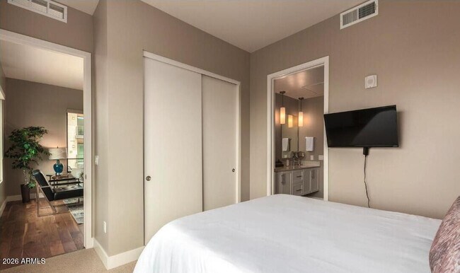 Building Photo - 7300 E Earll Dr