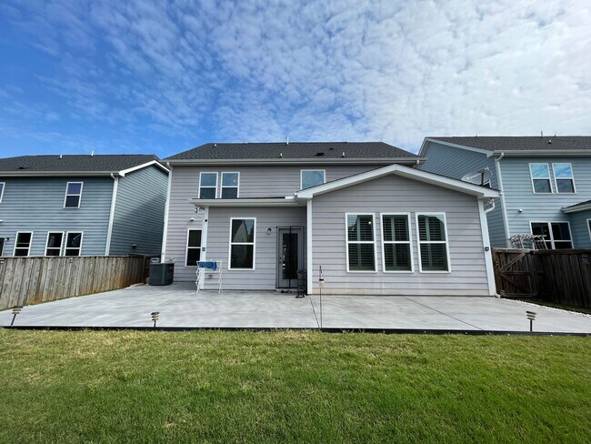 Building Photo - Beautiful 4BD, 3BA House with Bonus Family Room, Large Fenced Backyard, and Finished 2-Car Garage...