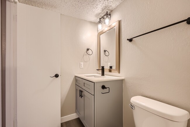 A2 Renovated - 1 Bed 1 Bath - Rise Heather Ridge