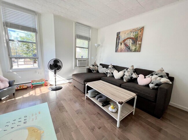 Building Photo - 600 17th St