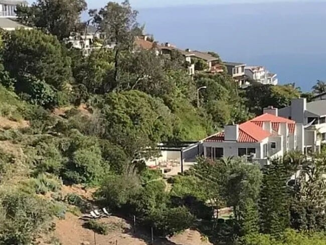 Building Photo - Azari PM-Juccuzi- half acre luxurious land...