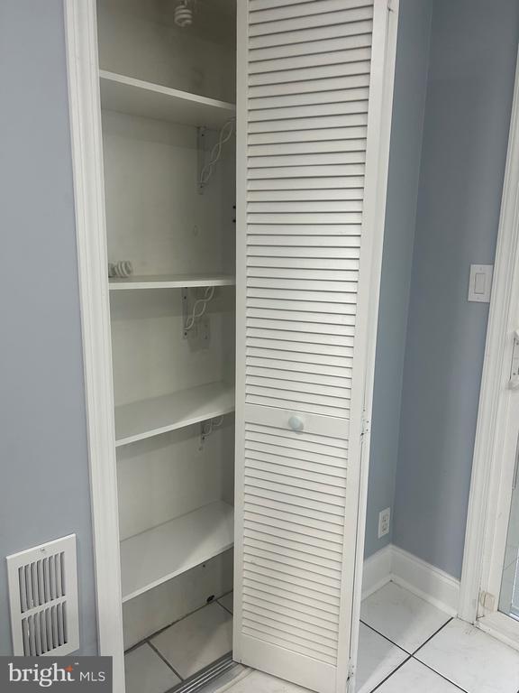 Building Photo - 2417 S Rosewood St