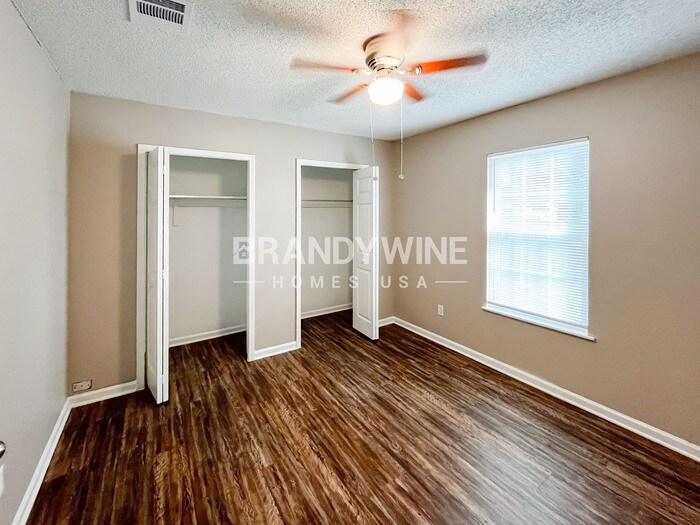 Building Photo - 3931 Hunters Lake Cir W
