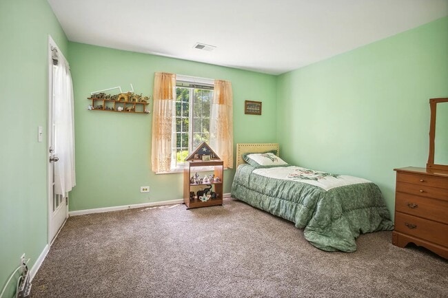 Building Photo - 321 Pembroke Ct