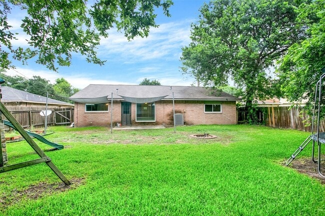 Building Photo - 6219 Silver Leaf Dr