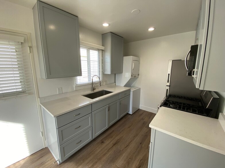 Building Photo - 14316 Condon Ave