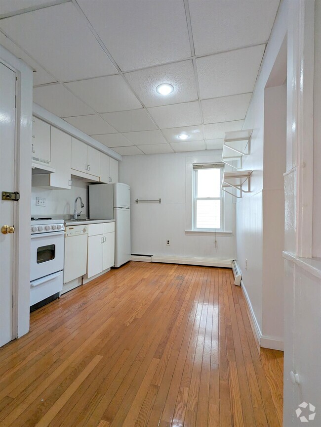 Building Photo - 63 Putnam St