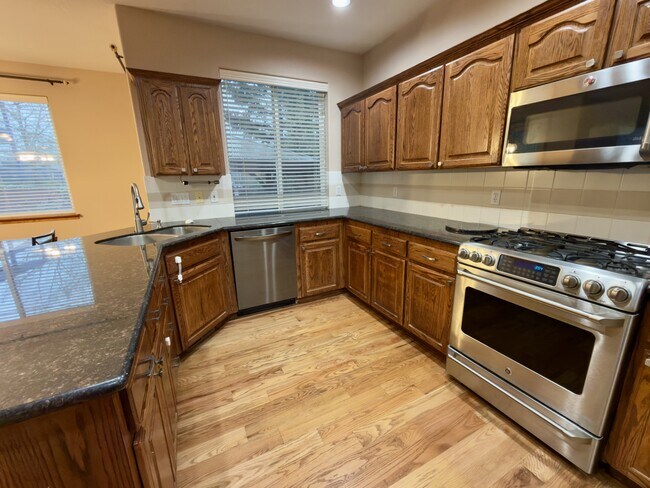 Building Photo - 5124 NW Crady Ln