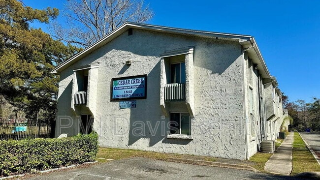 Building Photo - 1845 Lindberg Dr