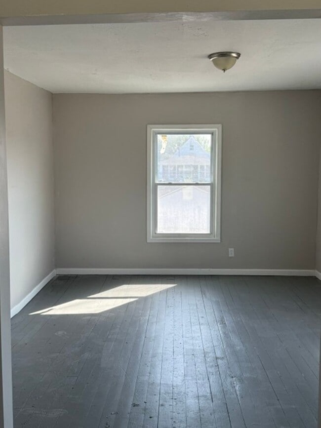 Building Photo - 122 W 27th St