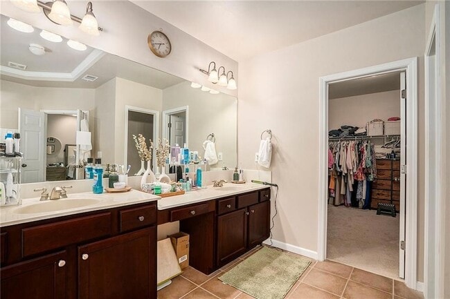 Building Photo - 12807 Doe Dr