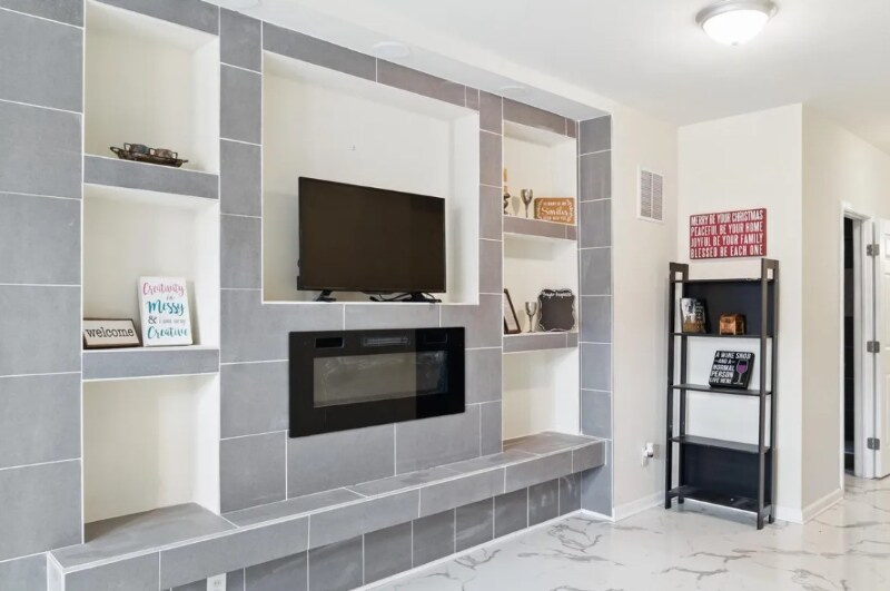 Building Photo - 1414 E Oliver St