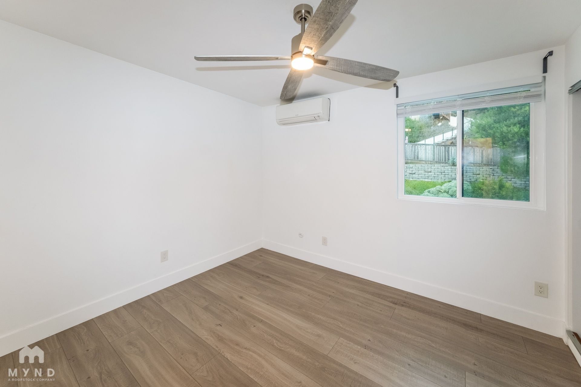 Building Photo - 13942 Mango Dr