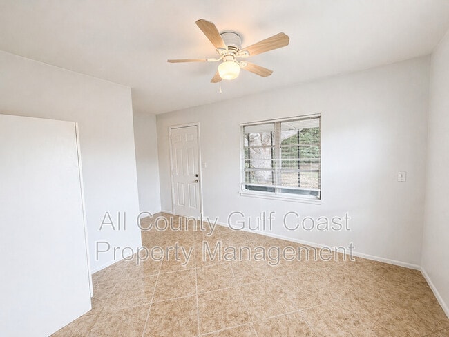 Building Photo - 4727 34th St W