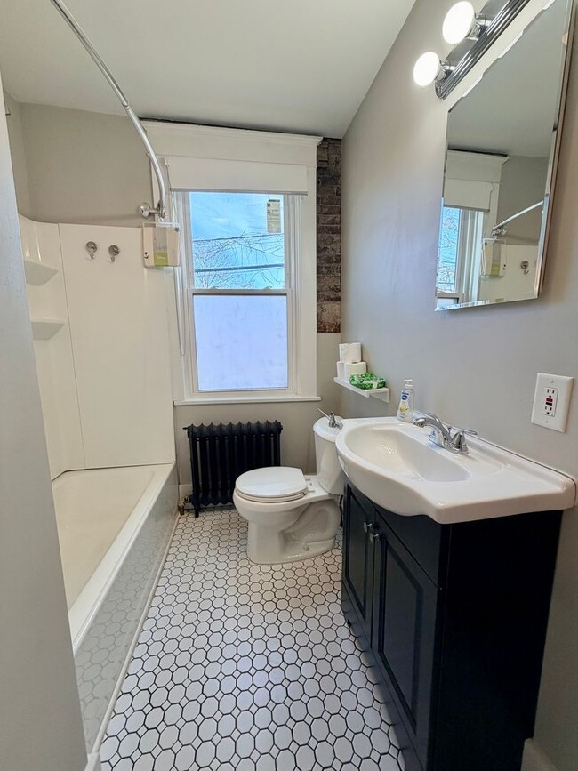 Building Photo - 224 Ingram Ave