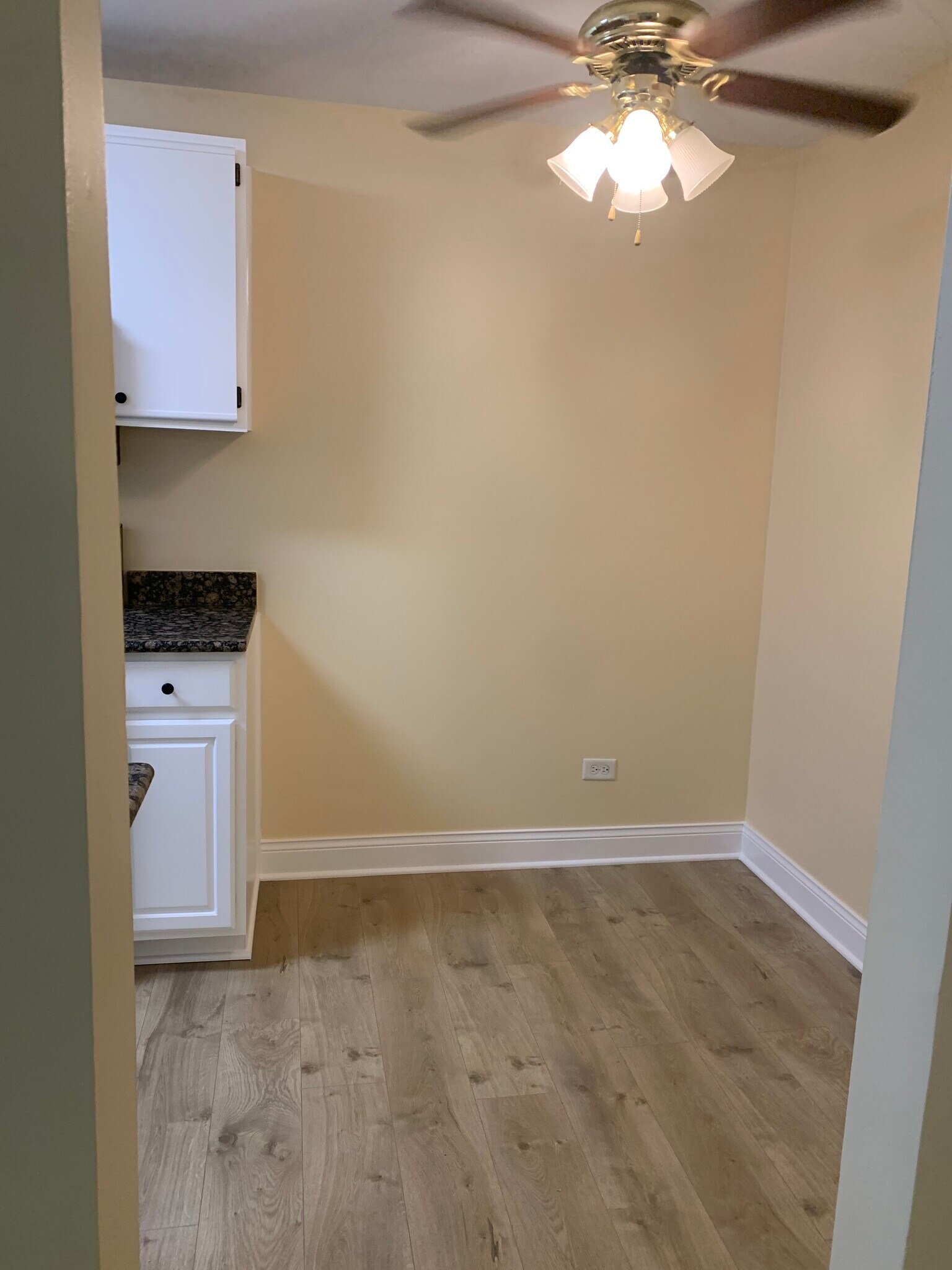 Eat in kitchen - 1813 Hemlock Pl