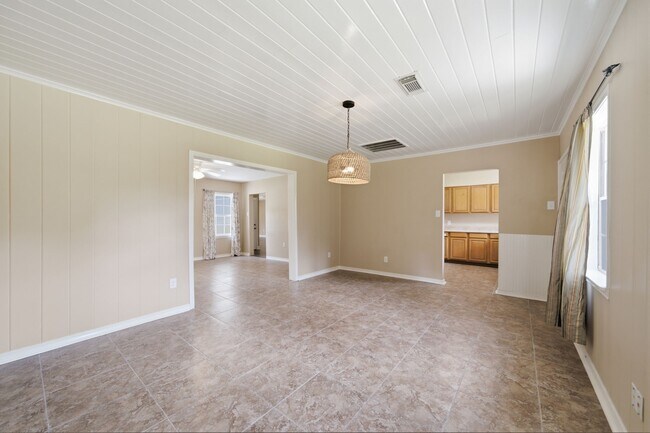 Building Photo - 14906 Quaking Aspen Dr