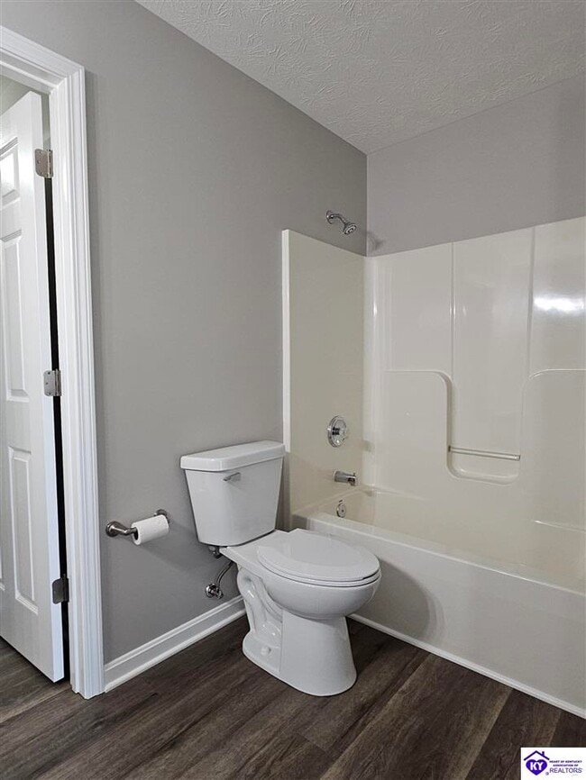 Building Photo - 118 Twin Lakes Dr
