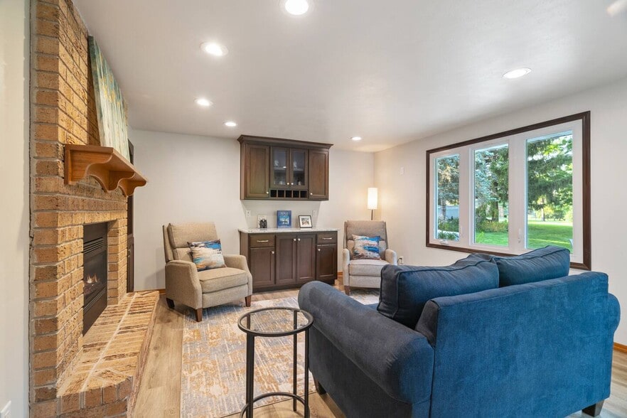 Building Photo - 1212 Circle Dr