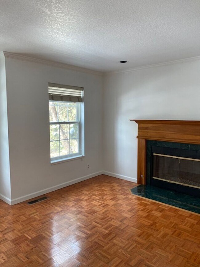 Building Photo - 3665 Cashill Blvd