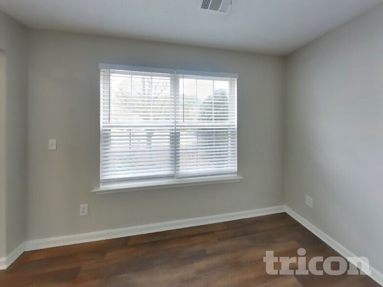 Building Photo - 2794 Evanston Ct