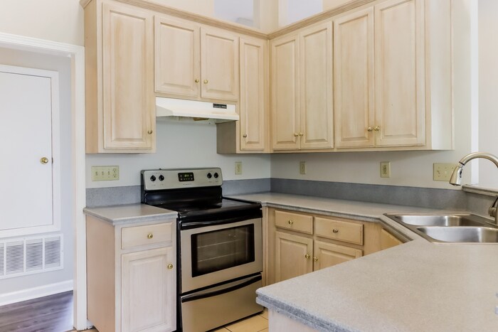 Building Photo - 7104 Fair Oaks Ct