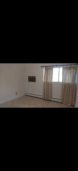 Building Photo - 100 Kenrick St