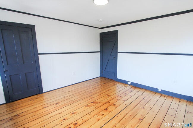 Building Photo - 883 Worthington Ridge