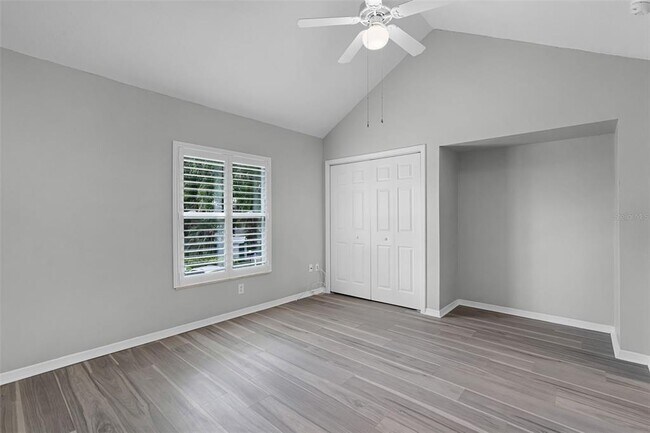 Building Photo - 1252 Villa Ln