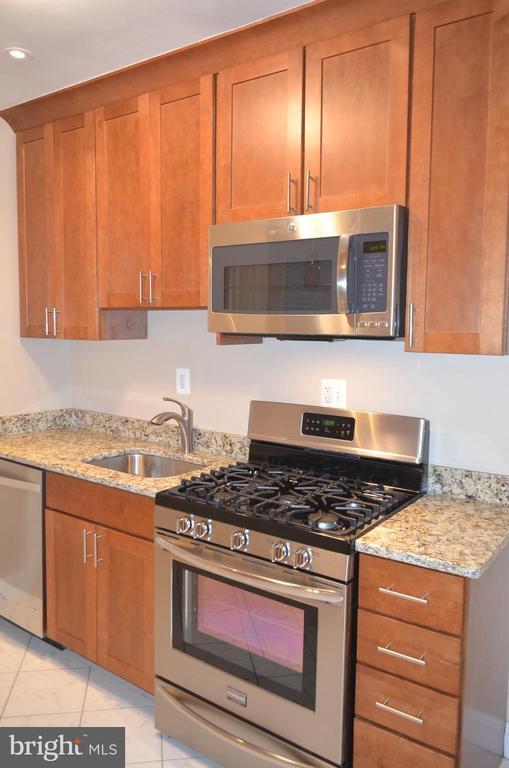 Building Photo - 206 S Courthouse Rd