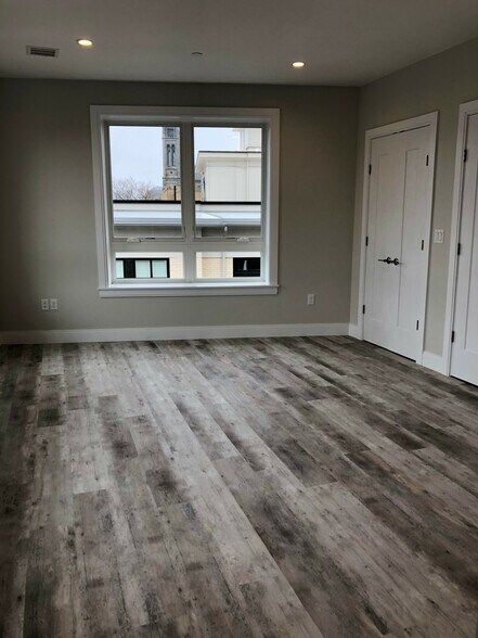 Building Photo - 1465 Tremont St