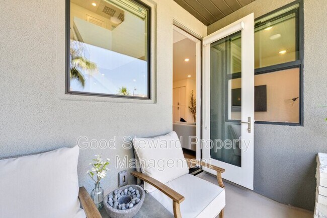 Building Photo - 9608 Nova Pl