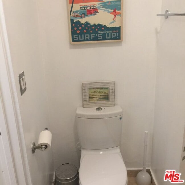 Building Photo - 472 Rosecrans Ave