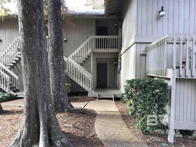 Building Photo - 1050 Sea Cliff Dr N