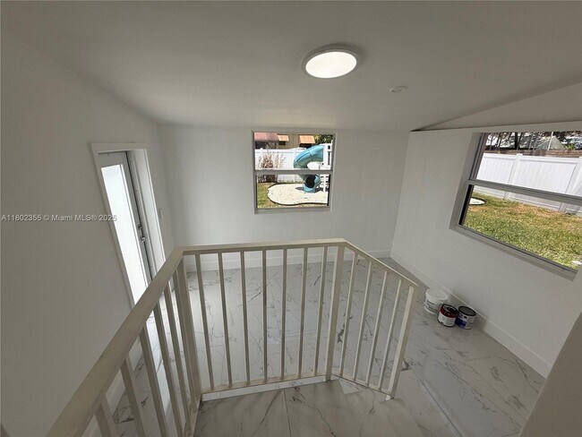 Building Photo - 6391 SW 39th St