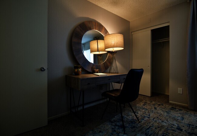 Building Photo - 200 S Linden Ave