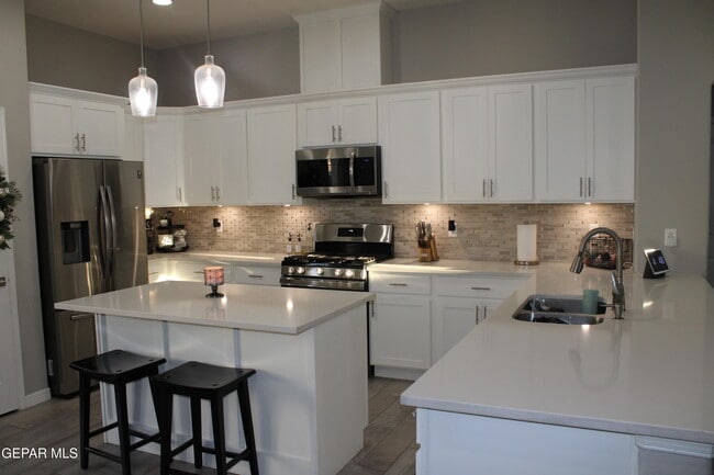 Building Photo - 754 Flexford St