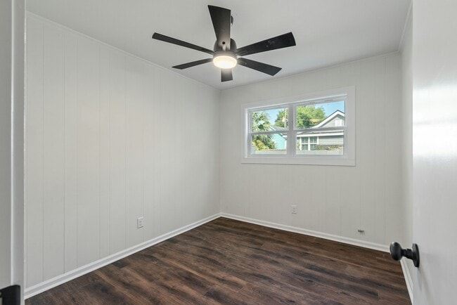 Building Photo - 12 Grove St