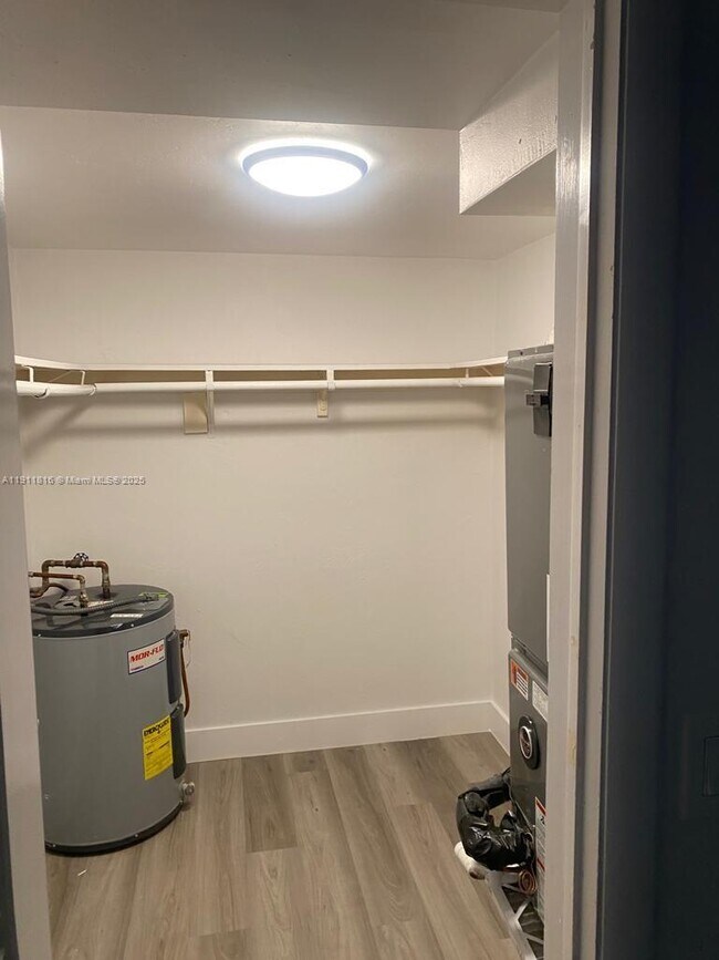 Building Photo - 24 Calabria Ave