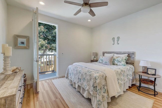 Building Photo - Available Modern Long Term Unfurnished hom...